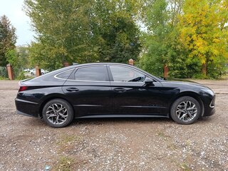 2022 Hyundai Sonata VIII (DN8), чёрный, 1990000 рублей, вид 4