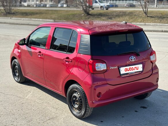 2016 Toyota Passo III, красный - вид 5