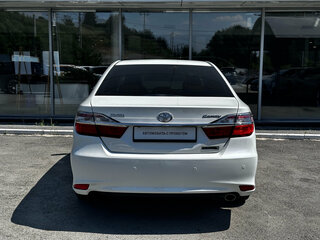 2016 Toyota Camry VII (XV50) Рестайлинг, белый, 2350000 рублей, вид 5