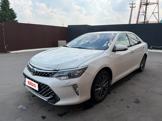 2014 Toyota Camry VII (XV50) Рестайлинг, белый, 1700000 рублей, вид 1