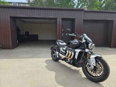 2021 Triumph Rocket III, чёрный, 2000000 рублей, вид 5