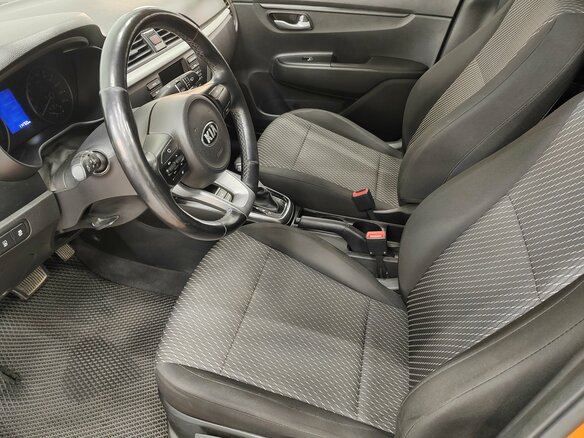 2018 Kia Rio IV, оранжевый, 1350000 рублей - вид 8