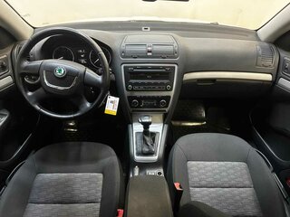 2012 Skoda Octavia II (A5) Рестайлинг, белый, 730000 рублей, вид 5
