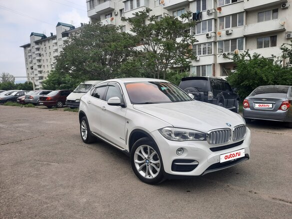 2015 BMW X6 30d II (F16), белый, 3350000 рублей - вид 3