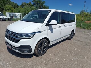 2022 Volkswagen Multivan T6 Рестайлинг, белый, 8100000 рублей, вид 2