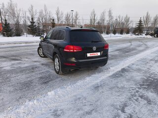 2012 Volkswagen Touareg II, чёрный, 1900000 рублей, вид 4