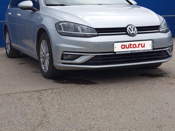 2019 Volkswagen Golf VII Рестайлинг, серый - вид 3