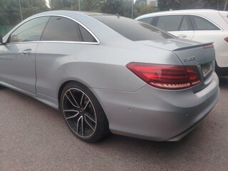 2014 Mercedes-Benz E-Класс 200 IV (W212, S212, C207) Рестайлинг, серебристый, 1590000 рублей, вид 3