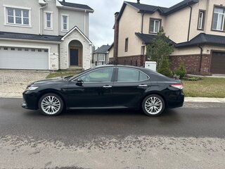 2019 Toyota Camry VIII (XV70), чёрный, 2700000 рублей, вид 3