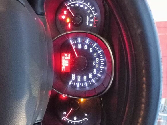 2012 Kia Rio 4-speed III, белый, 700000 рублей - вид 6