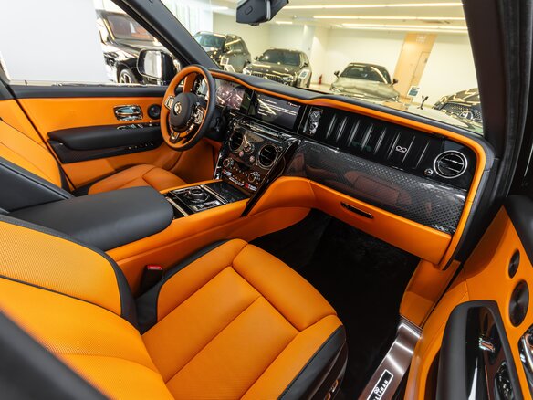 2025 Rolls-Royce Cullinan Black Badge I Рестайлинг (Series II), чёрный, 67490000 рублей - вид 9