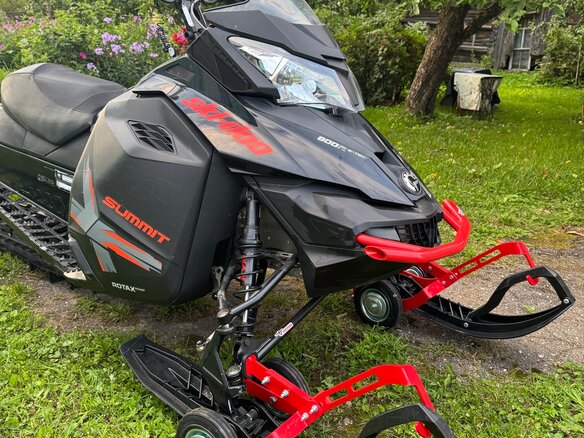 2015 BRP Ski-Doo Summit 800, чёрный, 700000 рублей - вид 2