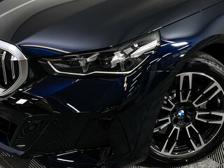 2025 BMW 5 серии Long 530Li xDrive VIII (G60/G61/G68), синий, 8350000 рублей, вид 3