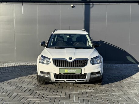 2015 Skoda Yeti I Рестайлинг, белый, 1670000 рублей, вид 3