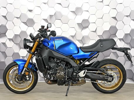 2023 Yamaha XSR900, синий, 1147000 рублей, вид 4