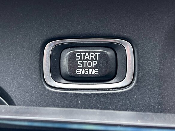 2013 Volvo V40 Cross Country I, чёрный, 1299000 рублей - вид 26