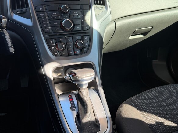 2013 Opel Astra J Рестайлинг, красный - вид 9