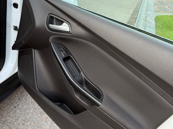 2014 Ford Focus III, белый, 890000 рублей - вид 14