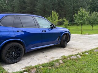 2020 BMW X5 M III (F95), синий, 8800000 рублей, вид 4