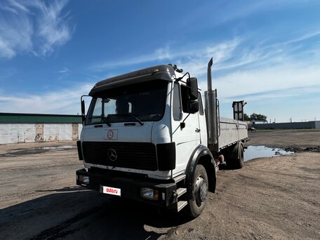 1984 Mercedes-Benz 1424, белый, 800000 рублей, вид 4