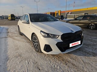 2024 BMW 5 серии 520i VIII (G60/G61/G68), белый, 7200000 рублей, вид 1