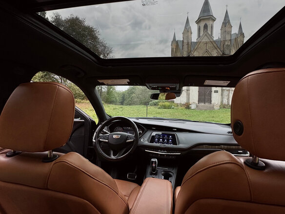 2021 Cadillac XT4 I, чёрный, 2398000 рублей - вид 13