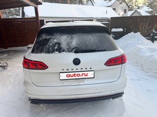 2019 Volkswagen Touareg III, белый, 5800000 рублей, вид 4