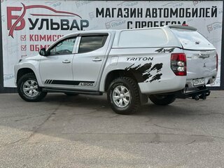 2019 Mitsubishi L200 V Рестайлинг, белый, 2156000 рублей, вид 4