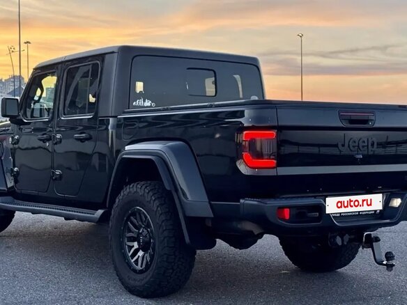 2020 Jeep Gladiator II (JT), чёрный, 5100000 рублей - вид 4
