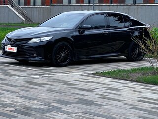 2020 Toyota Camry VIII (XV70), чёрный, 2480000 рублей, вид 1