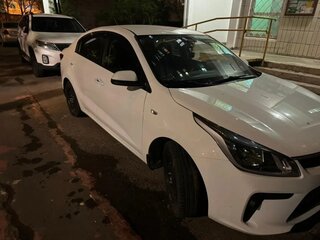 2017 Kia Rio IV, белый, 1700000 рублей, вид 1