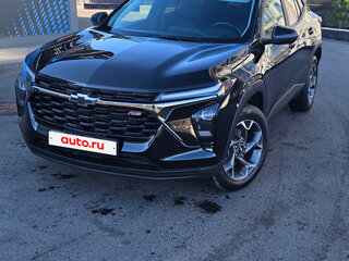 2024 Chevrolet Trax II, чёрный, 1799999 рублей, вид 3