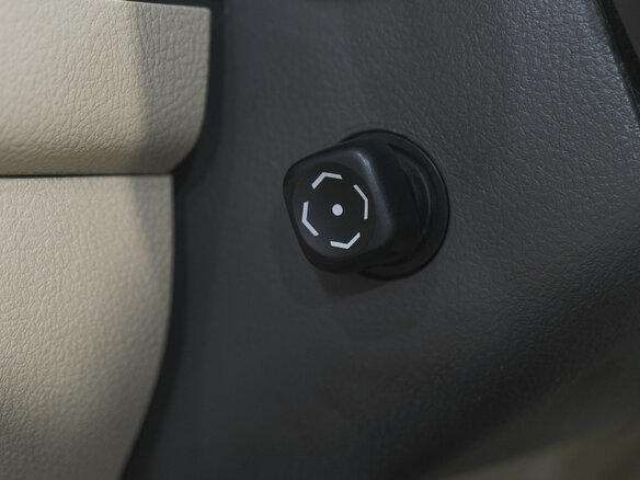 2013 Lexus LX 570 III Рестайлинг, чёрный, 4069000 рублей - вид 34
