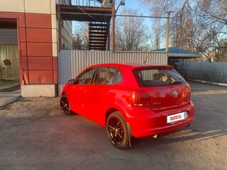 2012 Volkswagen Polo V, красный, 800000 рублей, вид 2