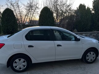 2016 Renault Logan II, белый, 800000 рублей, вид 3