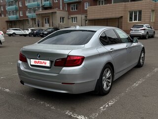 2011 BMW 5 серии 520i VI (F10/F11/F07), серебристый, 1700000 рублей, вид 5