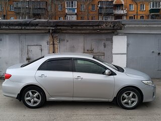 2011 Toyota Corolla X (E140, E150) Рестайлинг, серебристый, 950000 рублей, вид 4