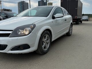 2009 Opel Astra GTC H Рестайлинг, белый, 335000 рублей, вид 3