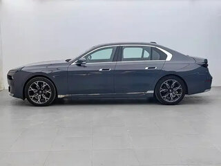2025 BMW 7 серии 735Li VII (G70), чёрный, 12600000 рублей, вид 4