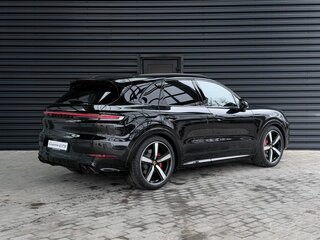 2025 Porsche Cayenne GTS III Рестайлинг, чёрный, 26500000 рублей, вид 5