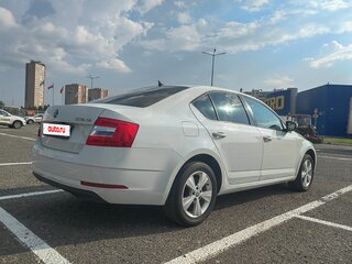 2018 Skoda Octavia III (A7) Рестайлинг, белый, 1270000 рублей, вид 4
