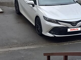 2020 Toyota Camry VIII (XV70), белый, 3200000 рублей, вид 2