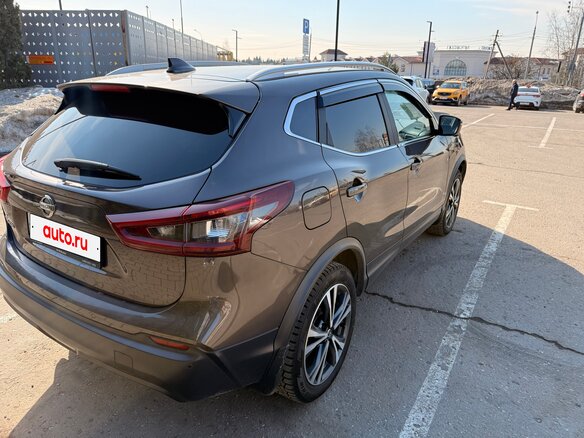 2022 Nissan Qashqai II Рестайлинг, коричневый, 2000000 рублей - вид 2