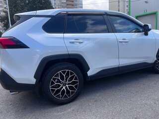 2022 Toyota RAV4 V (XA50), белый, 3000000 рублей, вид 2