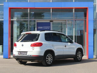 2013 Volkswagen Tiguan I Рестайлинг, белый, 800000 рублей, вид 3