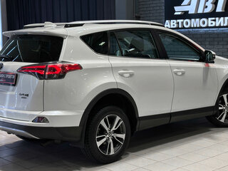 2016 Toyota RAV4 IV (XA40) Рестайлинг, белый, 2460000 рублей, вид 3