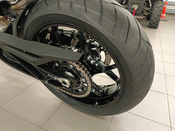 2023 KTM 790 Duke, серый - вид 12