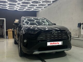 2020 Toyota RAV4 V (XA50), чёрный, 2800000 рублей, вид 2