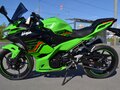 2023 Kawasaki Ninja 400, зелёный, 660000 рублей - вид 4