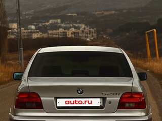2002 BMW 5 серии 520i IV (E39) Рестайлинг, серебристый, 620000 рублей, вид 2